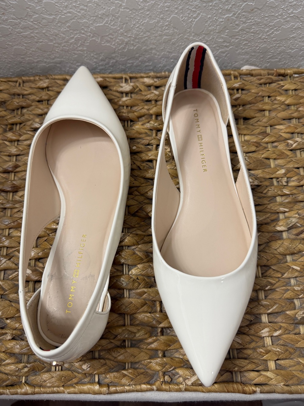 Tommy Hilfiger Cream Patent Pointed-Toe Women's Flats